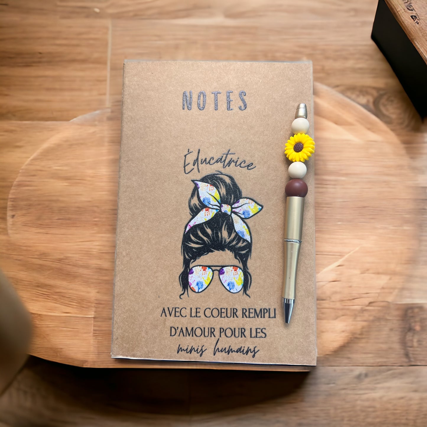 Carnet avec stylo