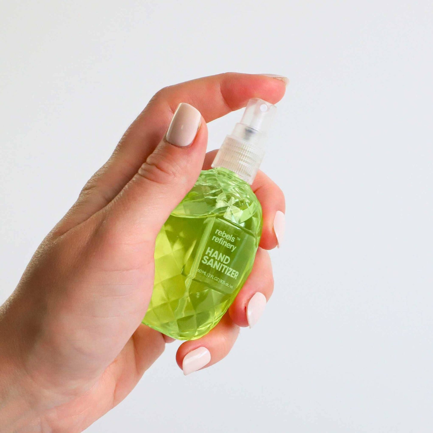 Nettoyant désinfectant à l'ananas et à la citronnelle verte